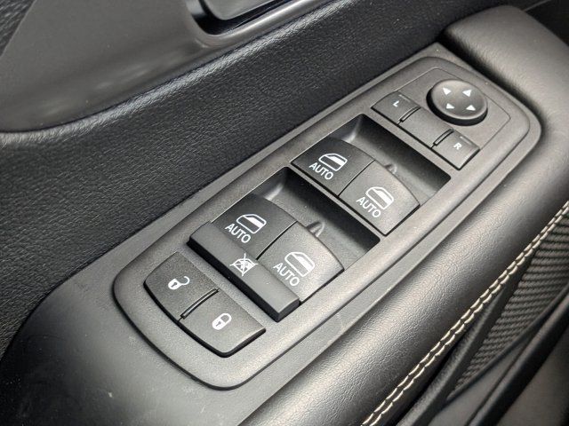 New 2026 Chrysler Pacifica Select FWD image 24