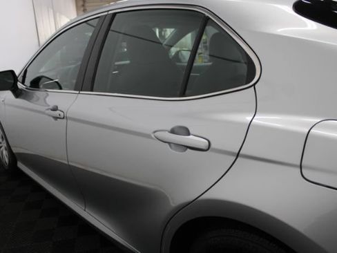 Used 2018 Toyota Camry LE FWD image 8
