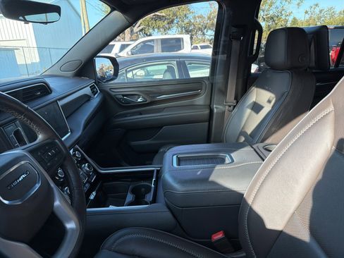 Used 2021 GMC Yukon Denali w/ Denali Ultimate Package image 7