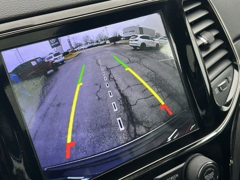 Used 2019 Jeep Grand Cherokee Limited X image 21