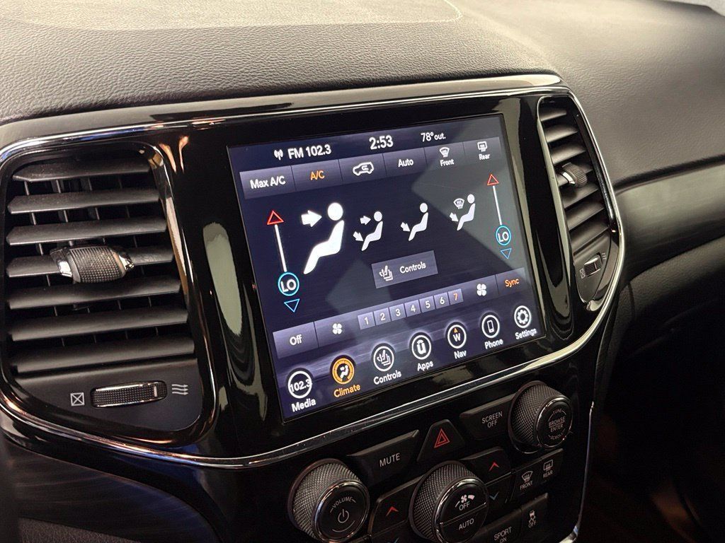 Used 2021 Jeep Grand Cherokee Laredo X RWD image 24