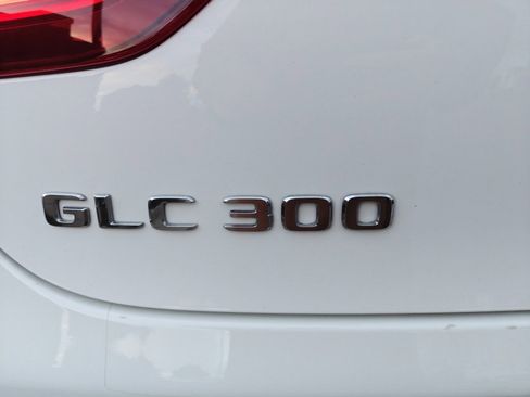 Used 2022 Mercedes-Benz GLC 300 4MATIC Coupe image 23