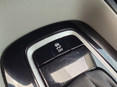 Used 2025 Toyota Corolla LE FWD image 28