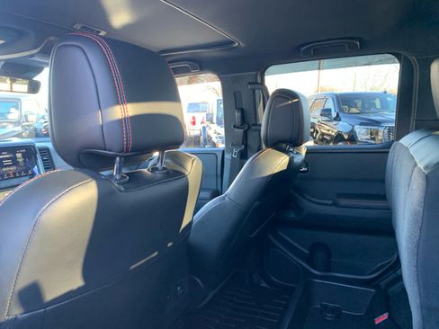 Used 2023 Nissan Frontier PRO-4X w/ Pro-4X Premium Package image 31