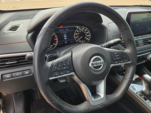 Used 2022 Nissan Altima 2.0 SR FWD image 10
