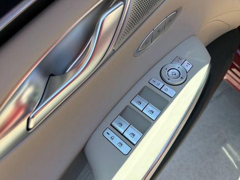 Certified 2026 Genesis GV70 2.5T Advanced AWD/4WD image 11