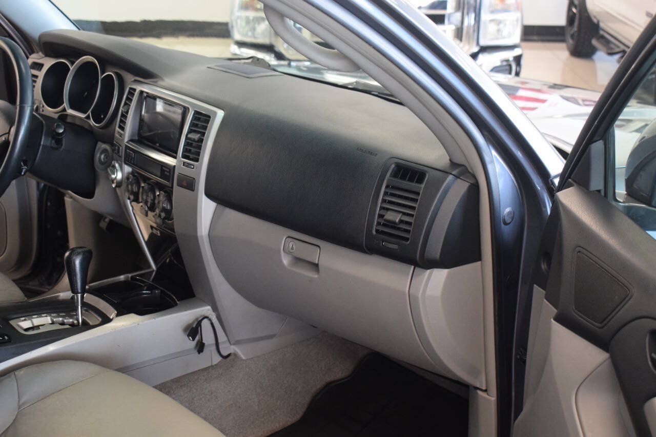 Used 2007 Toyota 4Runner Limited AWD/4WD image 19