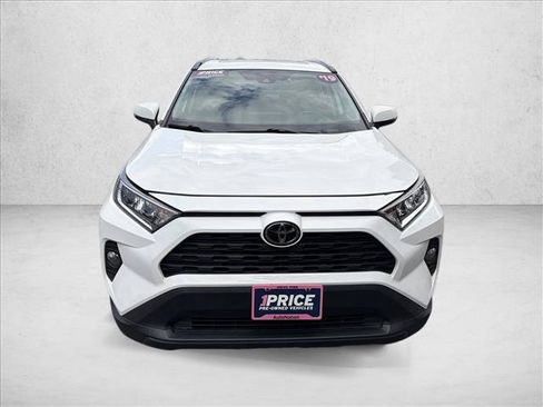 Used 2019 Toyota RAV4 XLE w/ Carpet Mat Package AWD/4WD image 6