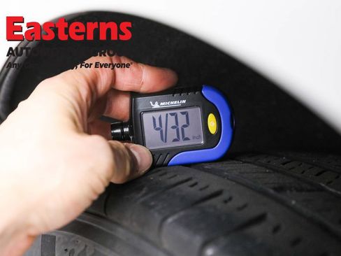 Used 2020 Nissan Pathfinder SL AWD/4WD image 31