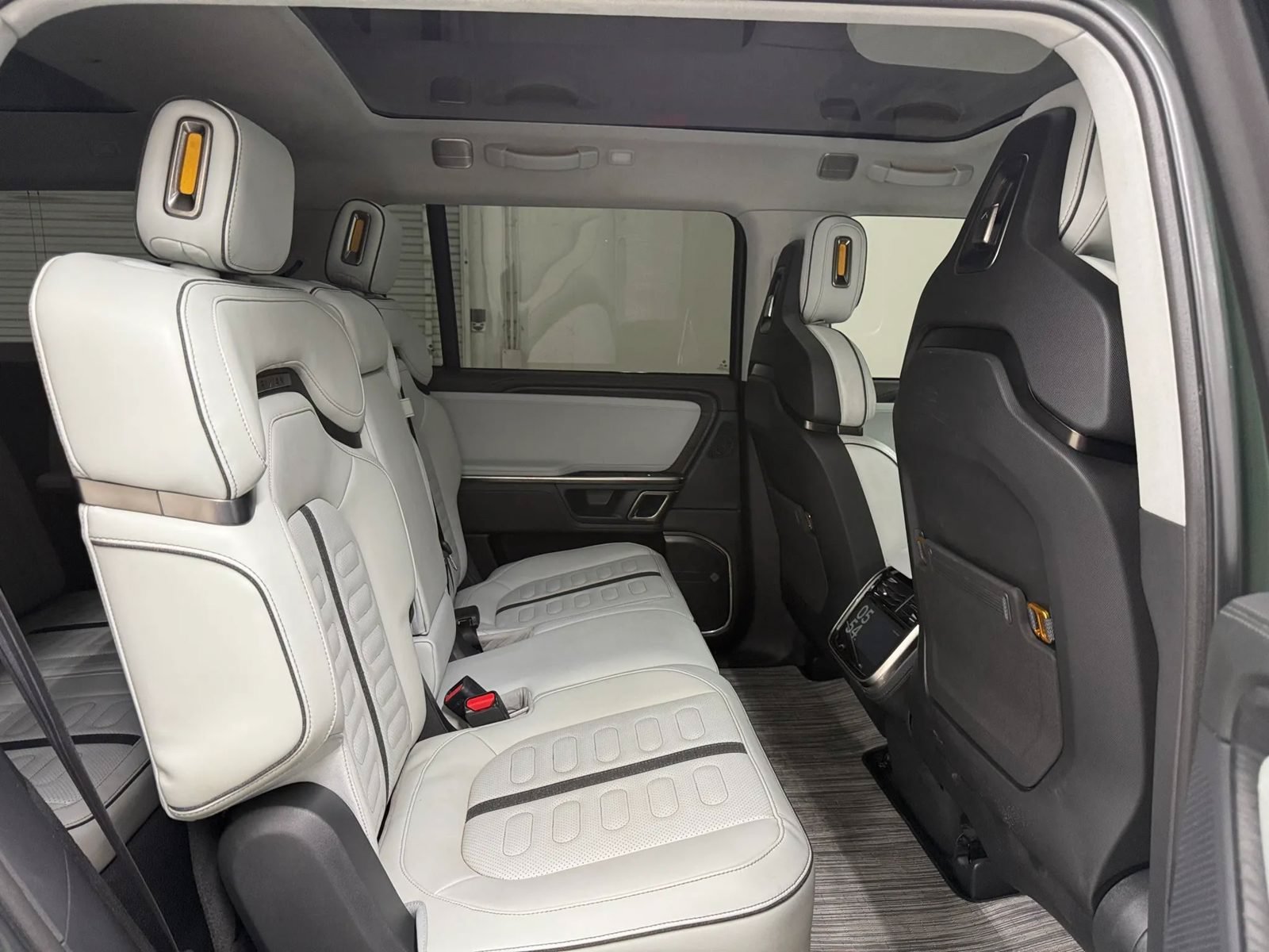 Used 2024 Rivian R1S Adventure Quad AWD/4WD image 17