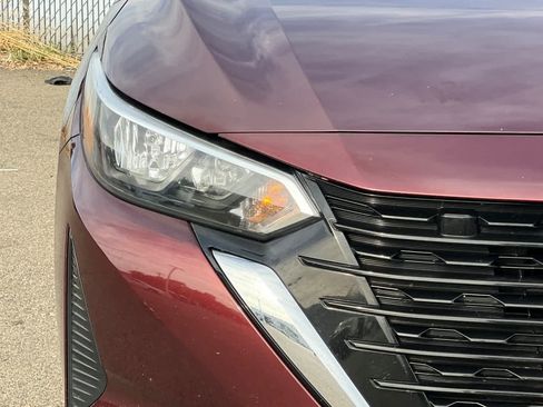 Used 2025 Nissan Sentra SV FWD image 17