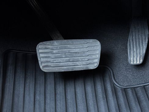 Used 2022 Chevrolet Silverado 1500 LT image 39