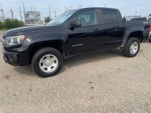 Used 2022 Chevrolet Colorado W/T AWD/4WD image 7