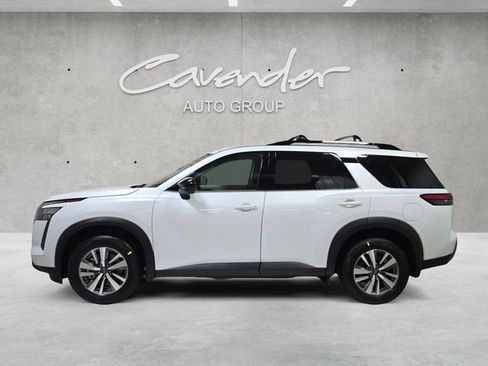 New 2026 Nissan Pathfinder SL image 13