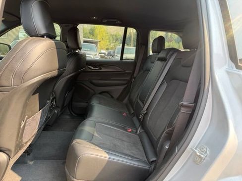 Used 2023 Jeep Grand Cherokee Altitude AWD/4WD image 25