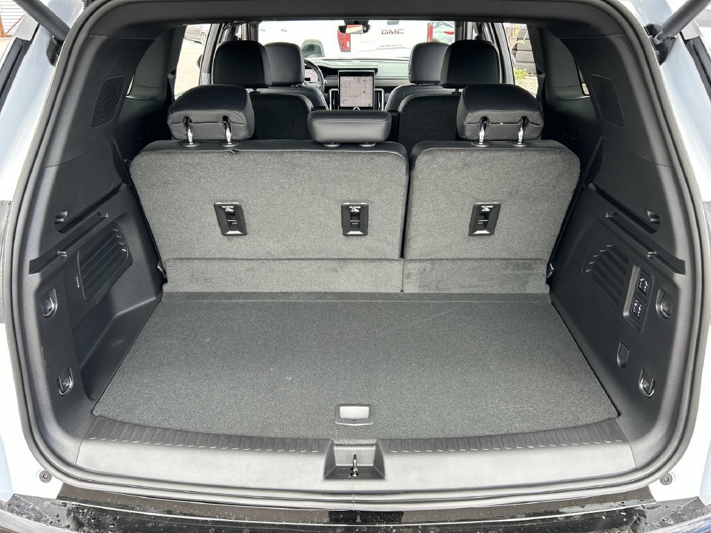 New 2027 GMC Acadia Denali FWD image 26