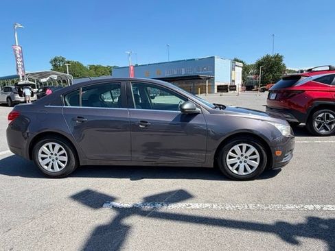 Used 2011 Chevrolet Cruze LS w/ Connectivity Package FWD image 3