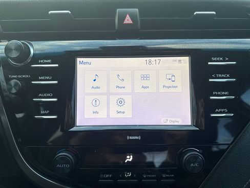 Used 2020 Toyota Camry SE image 30