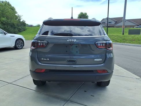 Used 2023 Jeep Compass Latitude AWD/4WD image 6