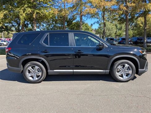 New 2025 Honda Pilot EX-L image 5