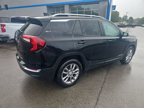 Used 2024 GMC Terrain SLT AWD/4WD image 5