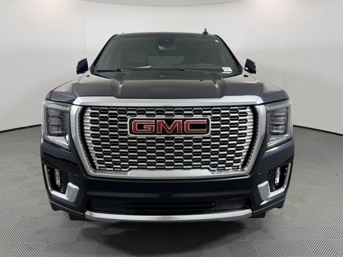 Used 2023 GMC Yukon Denali w/ Denali Reserve Package image 8