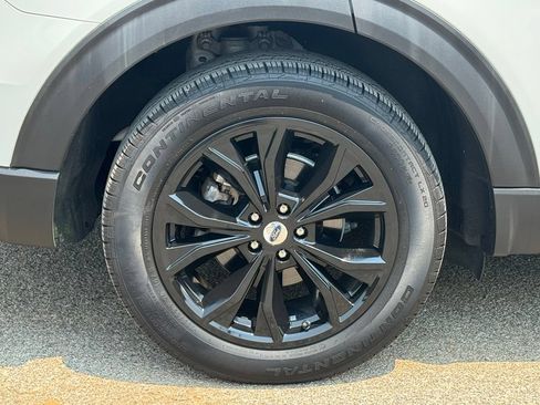 Used 2020 Ford Explorer XLT w/ Equipment Group 202A AWD/4WD image 7