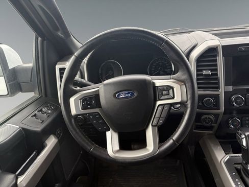 Used 2019 Ford F150 Lariat image 12