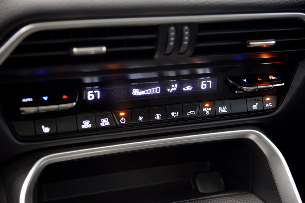 Certified 2025 MAZDA CX-70 Plug-In Hybrid w/ Premium Pkg AWD/4WD image 24