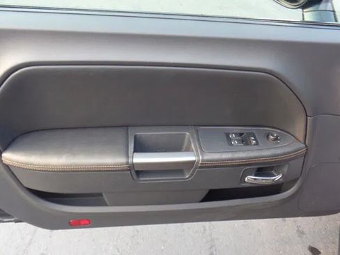 Used 2014 Dodge Challenger SXT RWD image 16