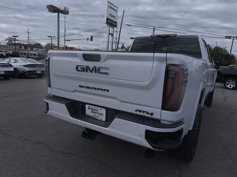 Used 2025 GMC Sierra 2500 AT4 w/ AT4 Premium Plus Package AWD/4WD image 18