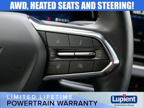 Used 2025 Chevrolet Equinox LT image 22