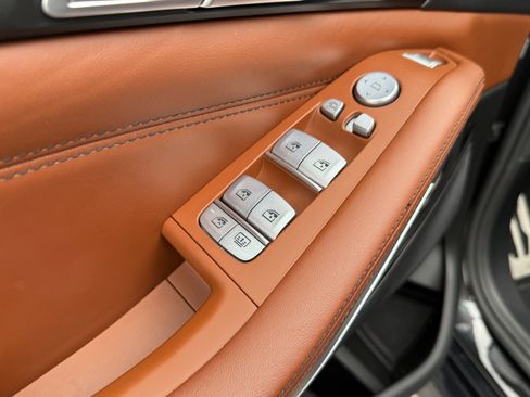 Used 2022 BMW X7 xDrive40i w/ M Sport Package image 11