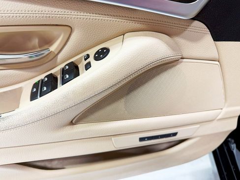 Used 2012 BMW 528i xDrive Sedan image 30