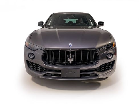 Used 2024 Maserati Levante GT Ultima image 3