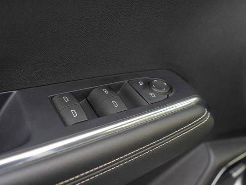 Used 2024 GMC Acadia Elevation image 15