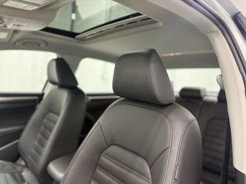 Used 2017 Volkswagen Passat 3.6 SEL Premium image 15