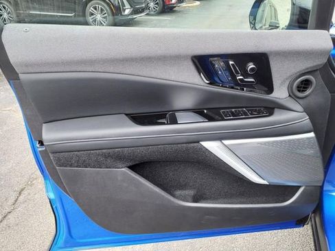 New 2025 Cadillac Optiq Luxury 1 image 25