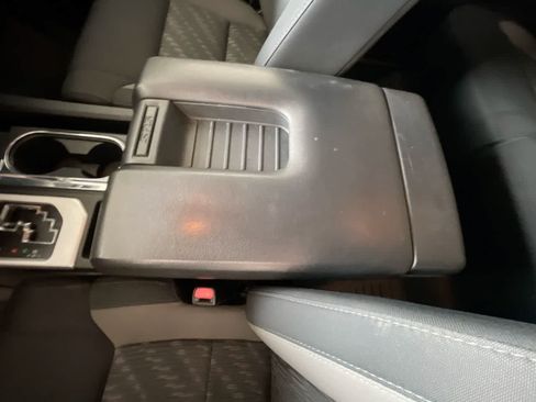 Used 2019 Toyota Tundra SR5 w/ SR5 Upgrade Package AWD/4WD image 20