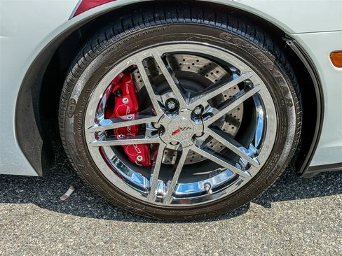 Used 2007 Chevrolet Corvette Z06 w/ Preferred Equipment Group RWD image 34