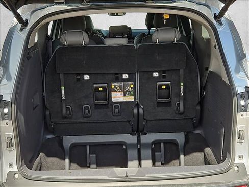 Used 2022 Toyota Sienna XLE FWD image 6