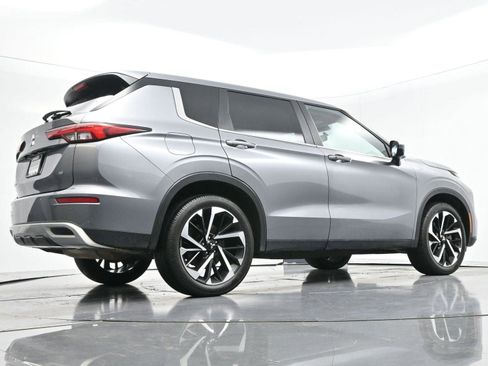 Used 2022 Mitsubishi Outlander SE image 55