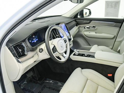 Certified 2026 Volvo XC90 B6 Ultra w/ Protection Package AWD/4WD image 17