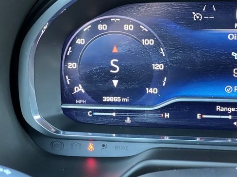 Used 2022 Chevrolet Tahoe Z71 image 23