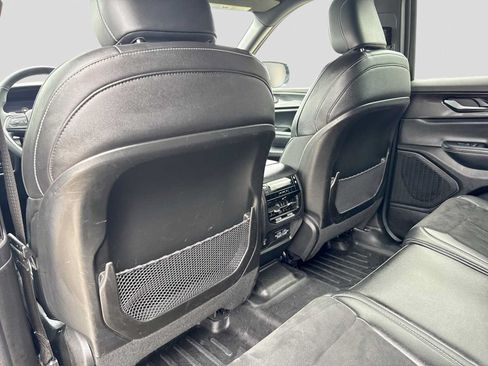Used 2023 Jeep Grand Cherokee L Laredo AWD/4WD image 17
