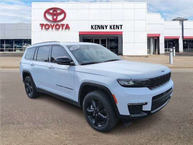 Used 2025 Jeep Grand Cherokee L Limited w/ Black Appearance Package AWD/4WD image 1