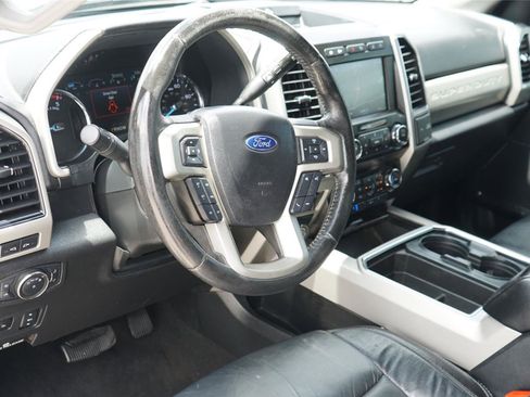 Used 2020 Ford F350 Lariat w/ Lariat Ultimate Package AWD/4WD image 9