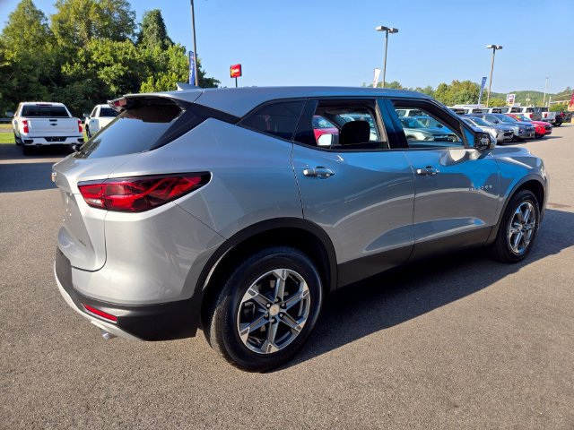 Used 2025 Chevrolet Blazer LT AWD/4WD image 8