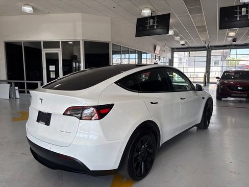 Used 2021 Tesla Model Y Long Range AWD/4WD image 8