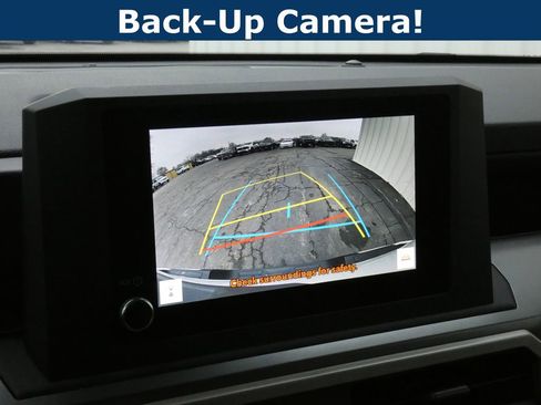 Used 2025 Toyota Tacoma TRD Off-Road image 9